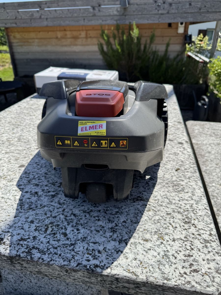 Husqvarna Tagliaerba: Husqvarna Automover 105 inkl. Installationskit S – Usato da Stäfa venduto da MBrndl12 1