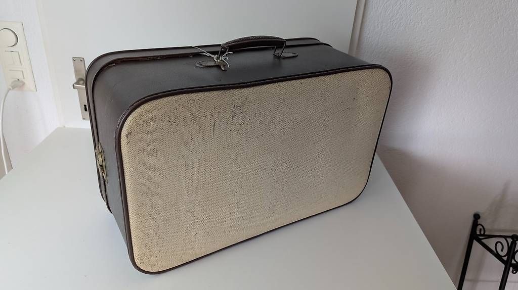 Valises de voyage: Koffer antik / alt – D'occasion à Bremgarten b. Bern par Flintli