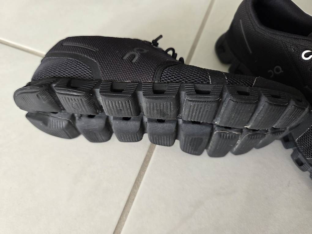 On Scarpe da donna: Damen Schuhe On Cloud  gr 37,5 – Nuovo (secondo la descrizione) da Bronschhofen venduto da Katrusja 3