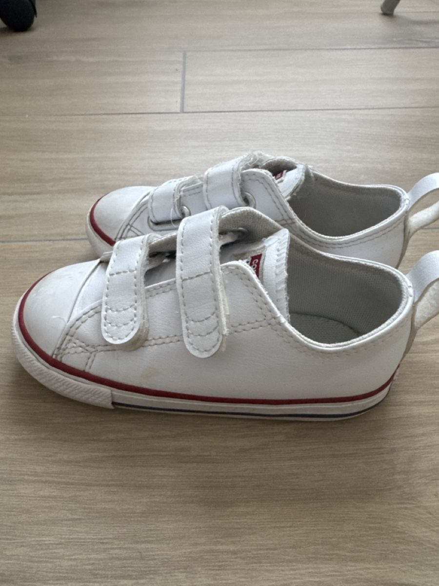 Converse Herrenschuhe: Baskets Converse blanches en cuir taille 24 – Gebraucht aus Saillon von alico