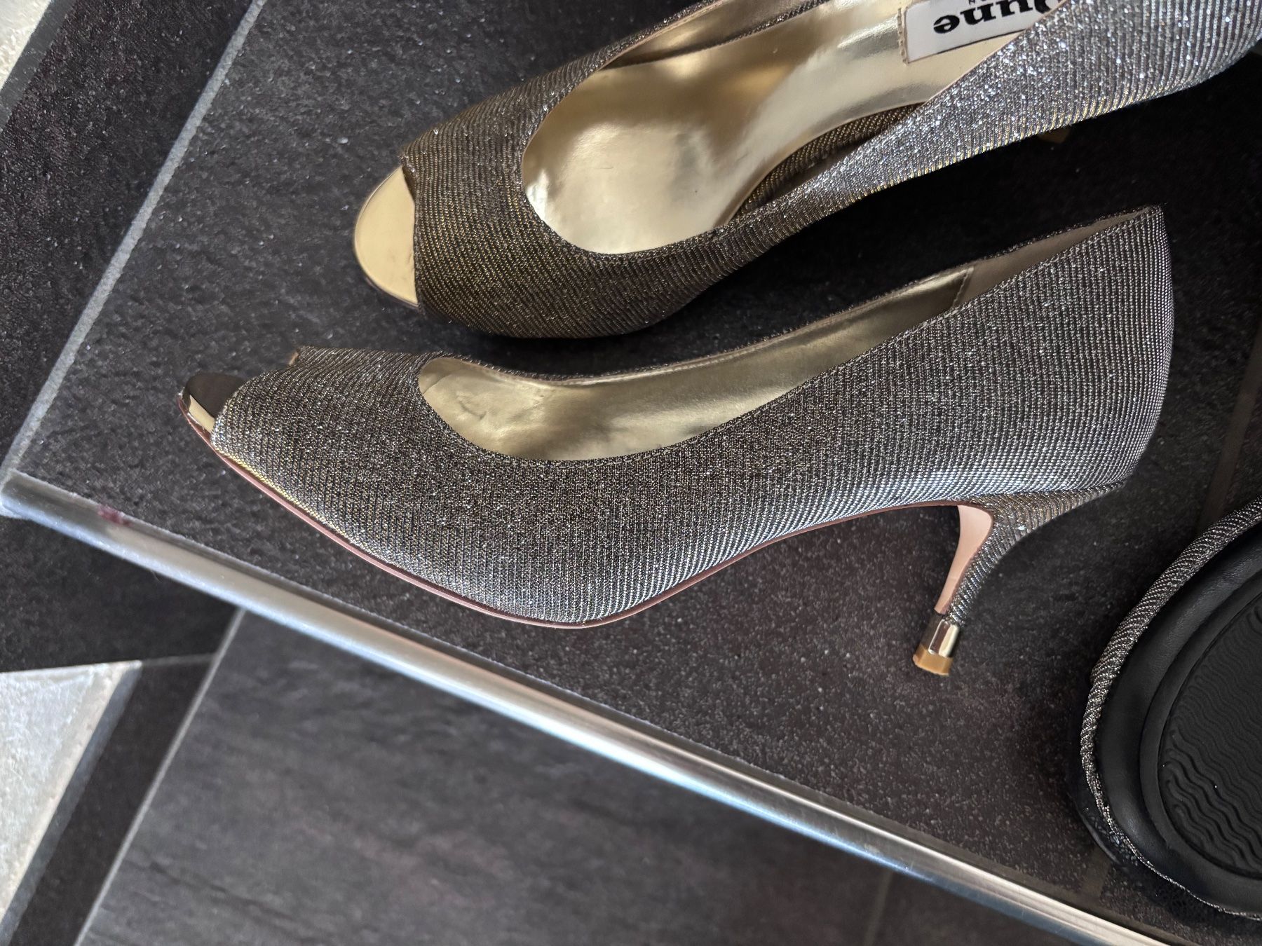 Dune London Damenschuhe: High Heels Dune Lomdon 39 – Gebraucht aus Balsthal von Uroby 2