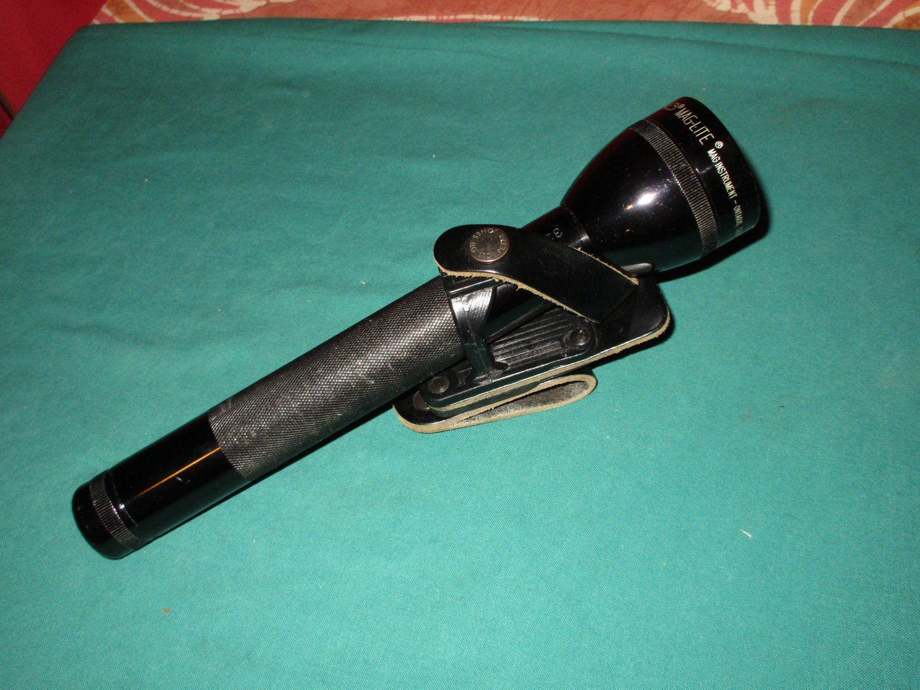 Schweizer Armee Armi bianche: MAG-LITE Taschenlampe – Usato da Bowil venduto da vifi01