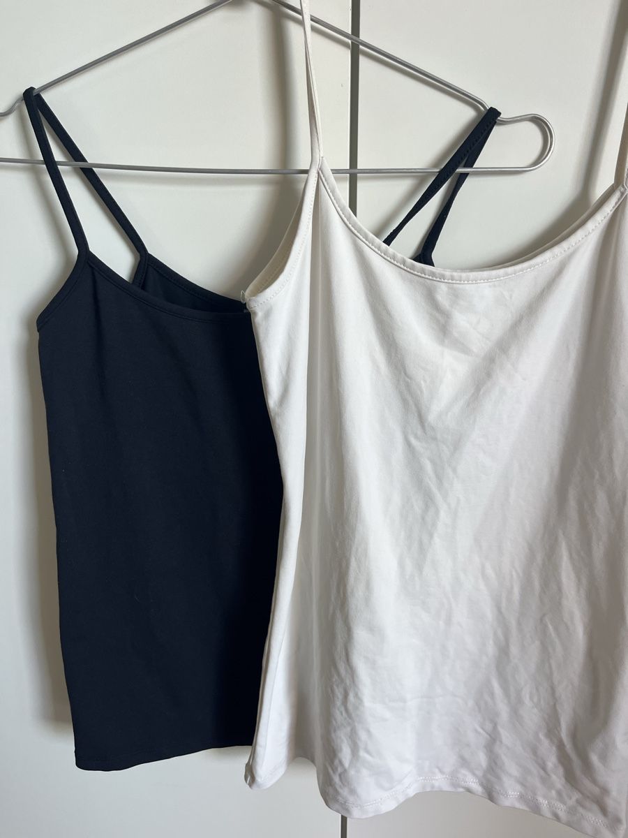 Zara Tops: Duo basique top Zara – D'occasion à Neuchâtel par Ariane_vn00