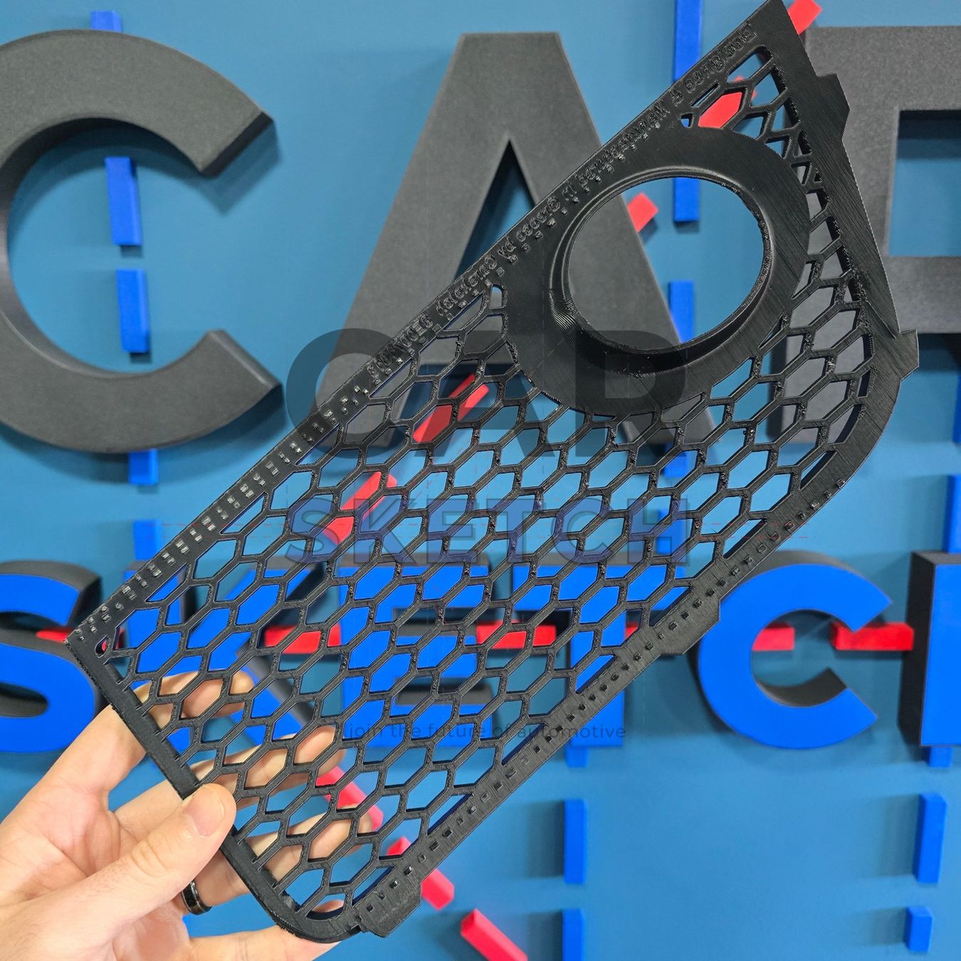 Audi Tutti pezzi di ricambio auto: Audi A4 B6 Votex Kit Seitengitter vorne links – Nuovo (secondo la descrizione) da Dietikon venduto da CarSketch 4