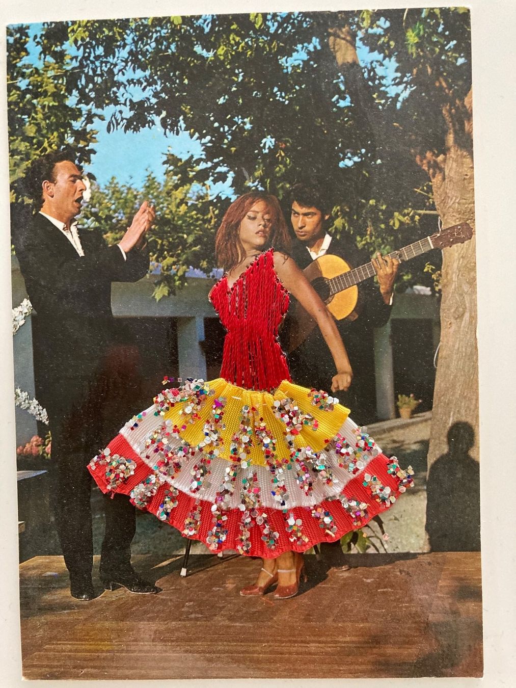 Cartoline postali: Postkarte Barcelona mit Stoffjupe – Nuovo (secondo la descrizione) da Buttisholz venduto da Bellabusi