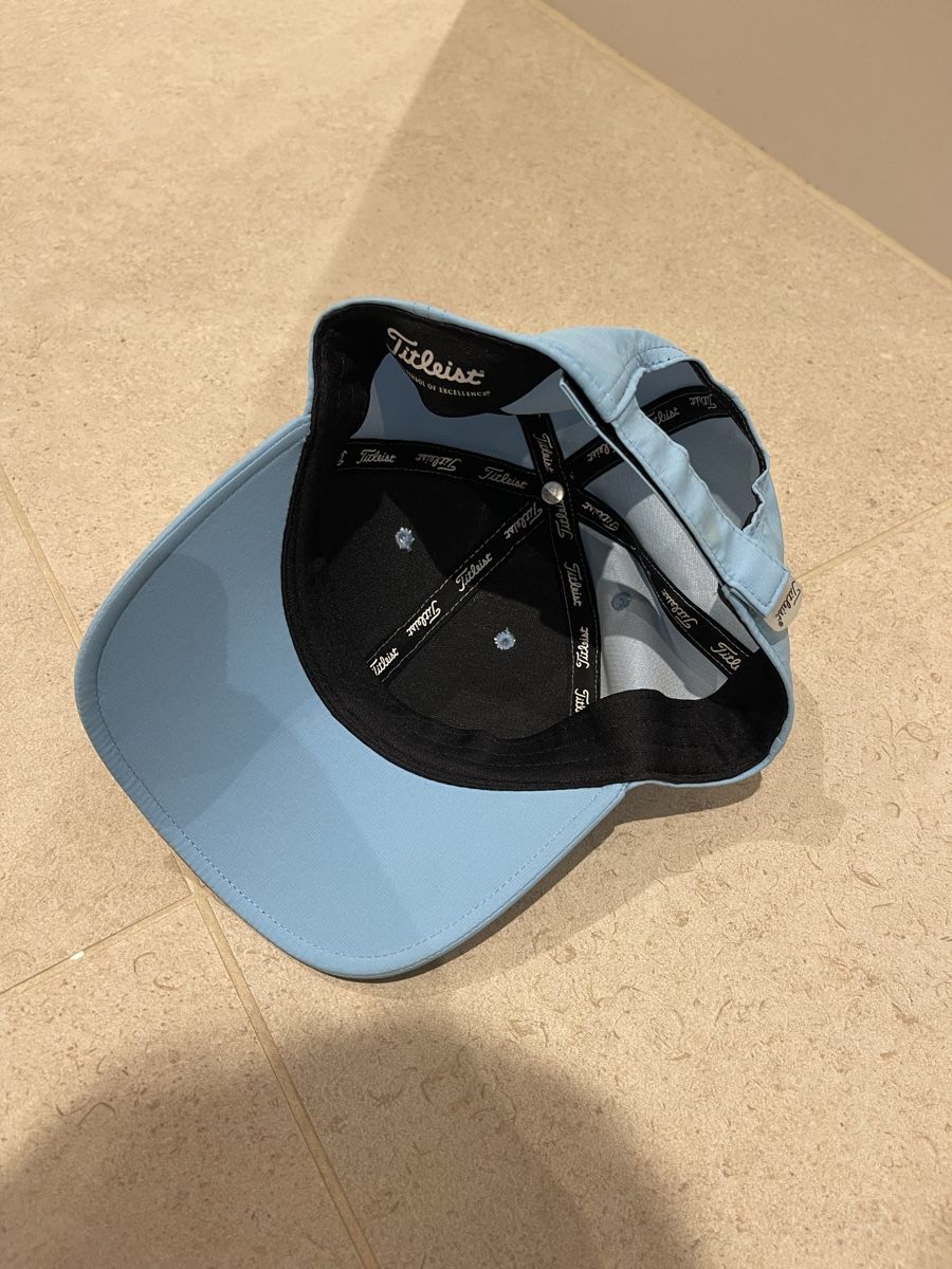 Titleist Copricapi, berretti & cappellini: Titleist Cap mit Chip - NEU - hellblau/ weiss – Nuovo (secondo la descrizione) da Schindellegi venduto da chribella 1