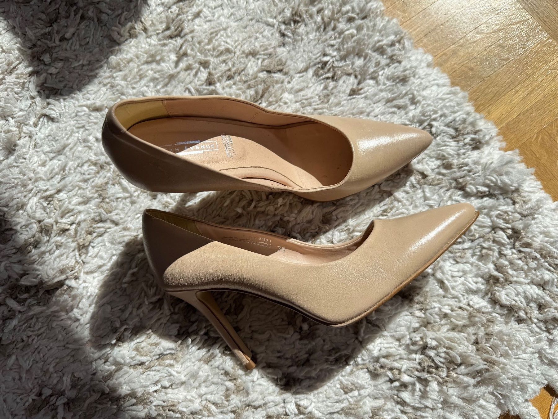 Scarpe da donna: Talons beiges pointus – Usato da Montreux venduto da Izapechee 2