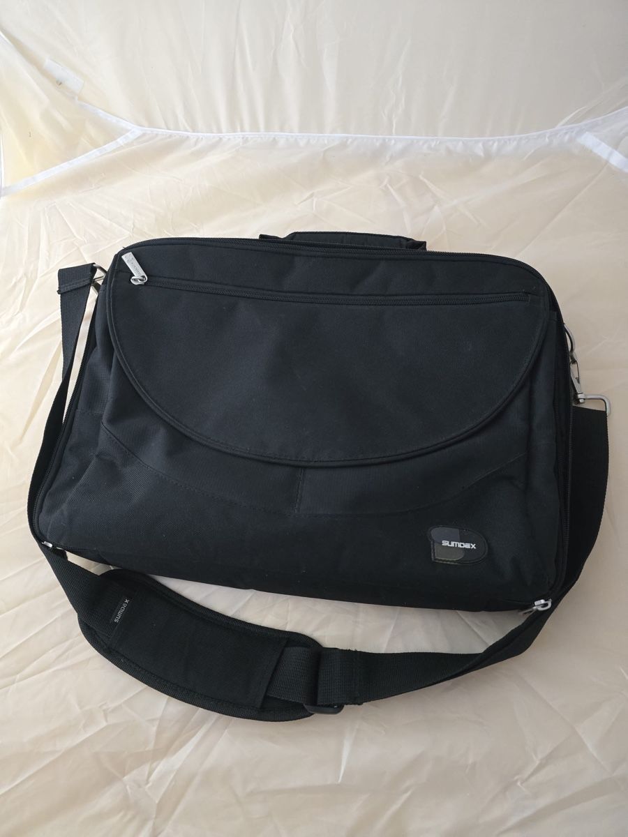 Sacs: Schwarze Laptoptasche SUFDEX, geräumig & praktisch – Neuf (Voir description) à Hemmental par val_k2zb
