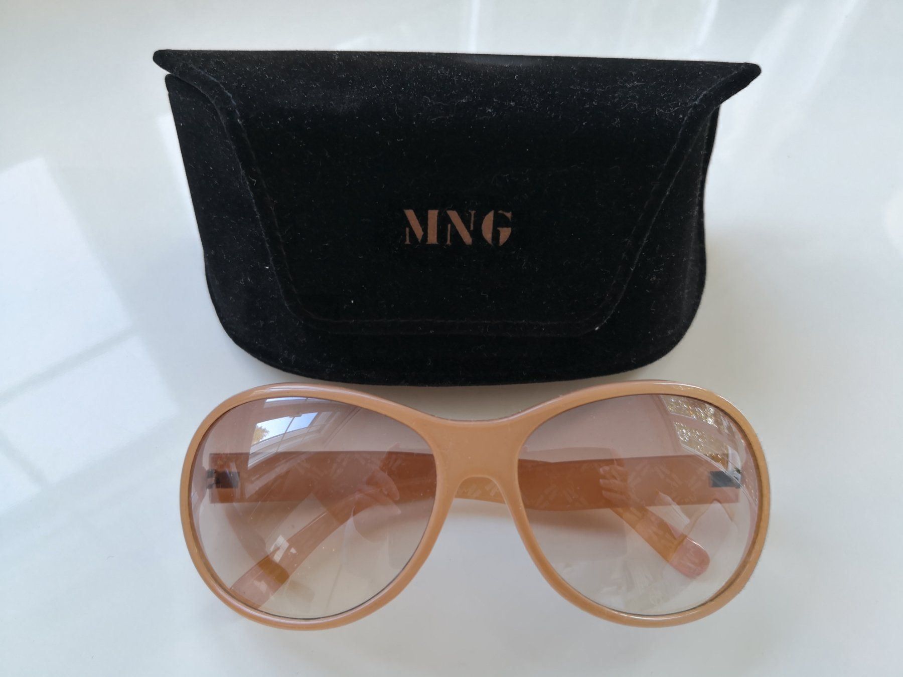 Mango Brillen & Gläser: 🤩MANGO DIVA SONNENBRILLE  & ETUI & D&G P. – Gebraucht aus Olten von Naja-Twins-Twins 1