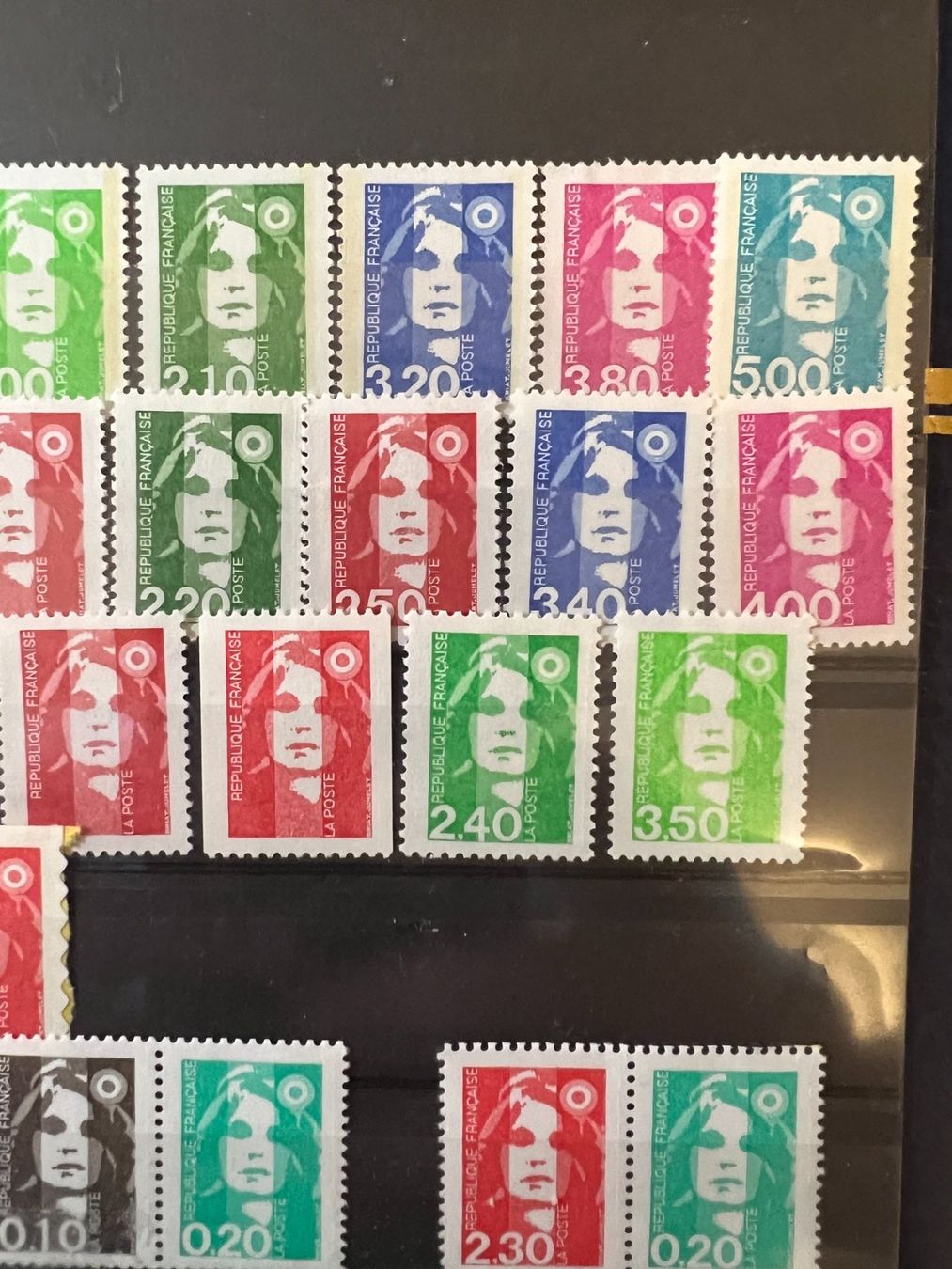 Tutti i francobolli: 41 Mariannes de Briat Neufs** – Nuovo e nell'imballaggio originale da Lausanne venduto da ffhoud 3