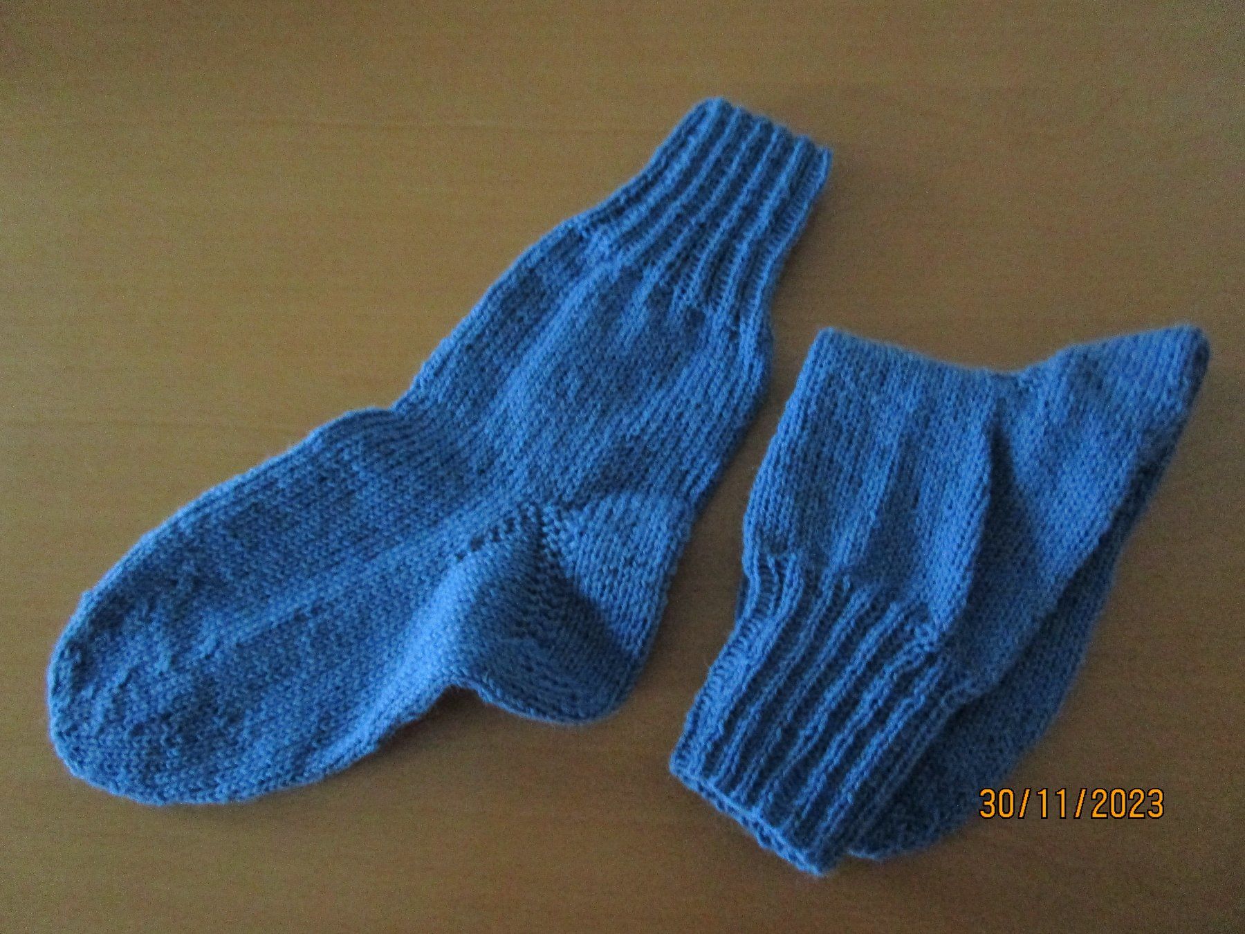 Calze: handgestrickte Socken Gr. 37 – Nuovo (secondo la descrizione) da Ursenbach venduto da gruenblau