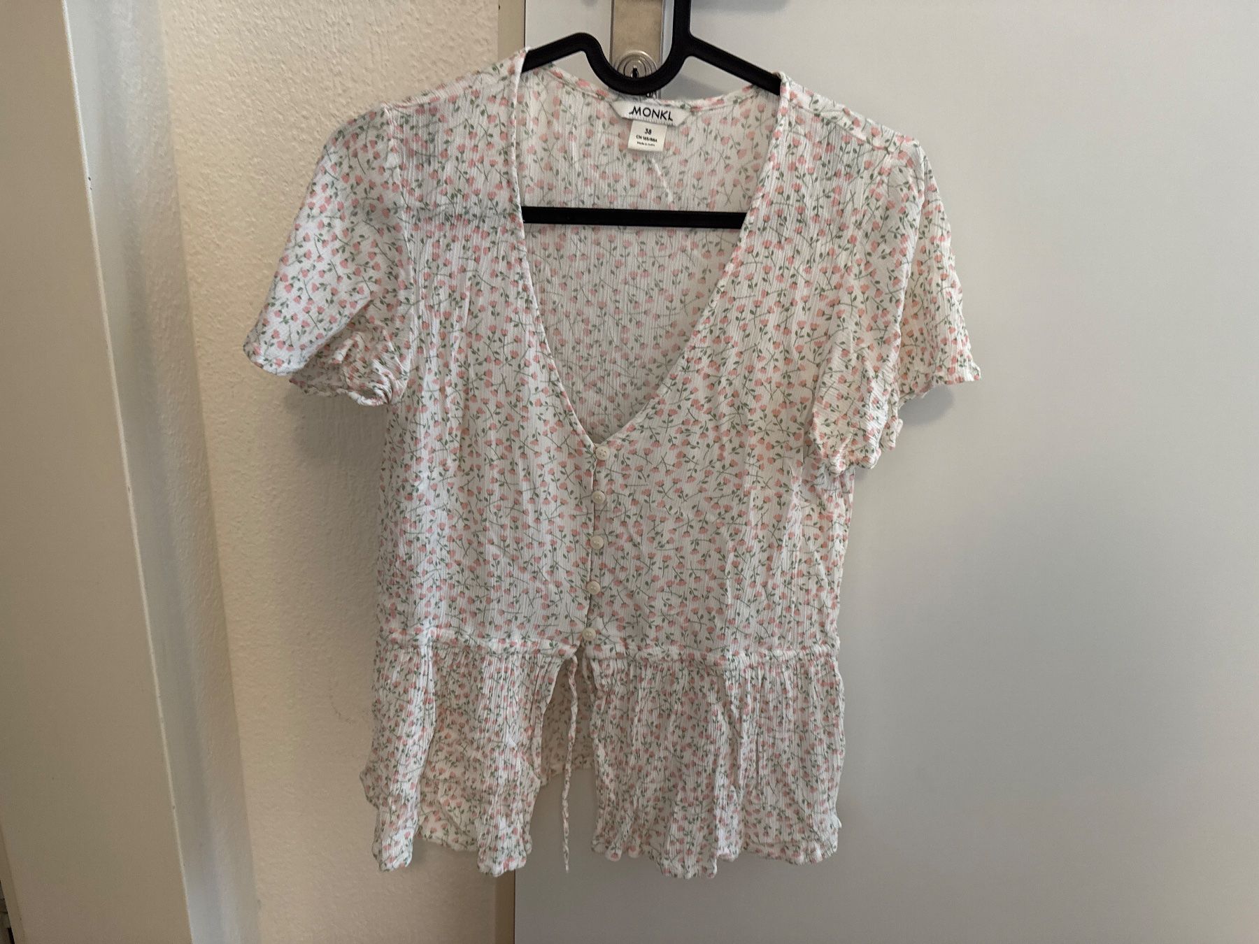 Blusen: Monki Bluse Grösse 38 – Gebraucht aus Pfäffikon SZ von Melanie335