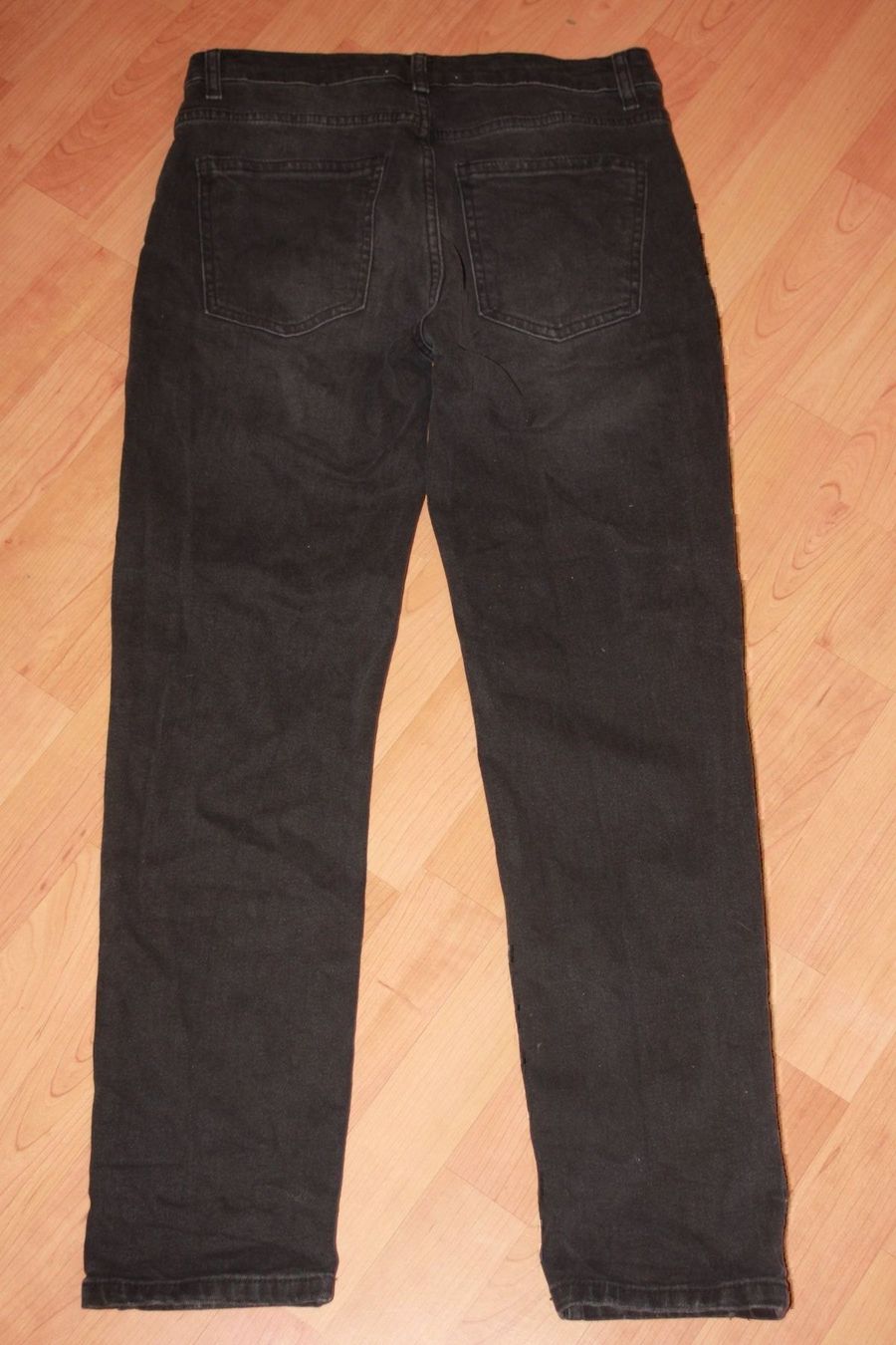 Jeans: schwarze Jeans 38 mit Perlen – Neuf (Voir description) à Wenslingen par Strick4Alpaca 1