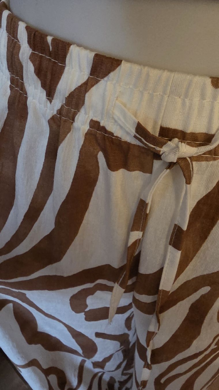Pantaloni: Damen Hose weit gemustert Lang 100 cm, Grosse- L – Usato da Klingnau venduto da fairy.princess 2