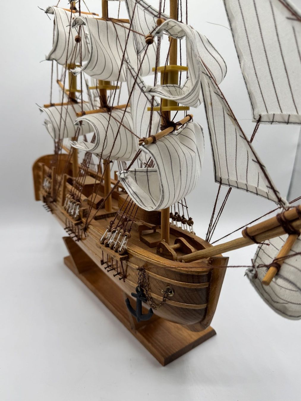 Kit di modellismo & Modellini statici: Schönes Holzschiff "Endeavour" Modellschiff Deko – Usato da Sachseln venduto da BONATI01 6