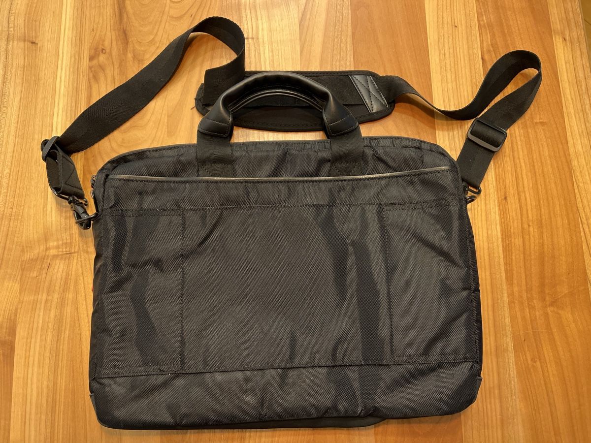 Lenovo Borse: Lenovo ThinkPad Notebooktasche 14 - 15.6 Zoll – Usato da Luzern venduto da Leuchtenstadt23 1