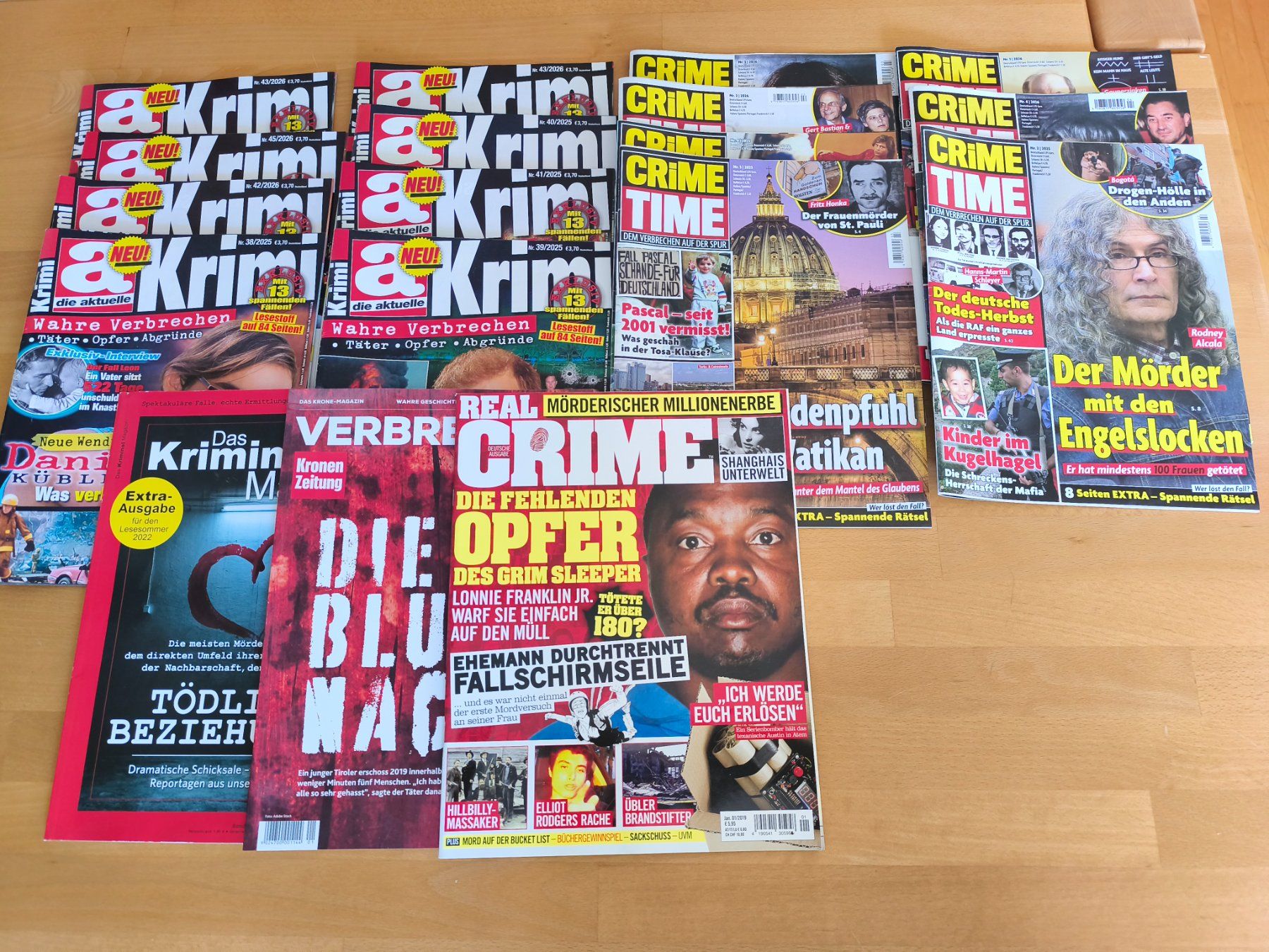 Riviste & Magazine: 18 Hefte Kriminalfälle – Usato da Staad SG venduto da Hope80