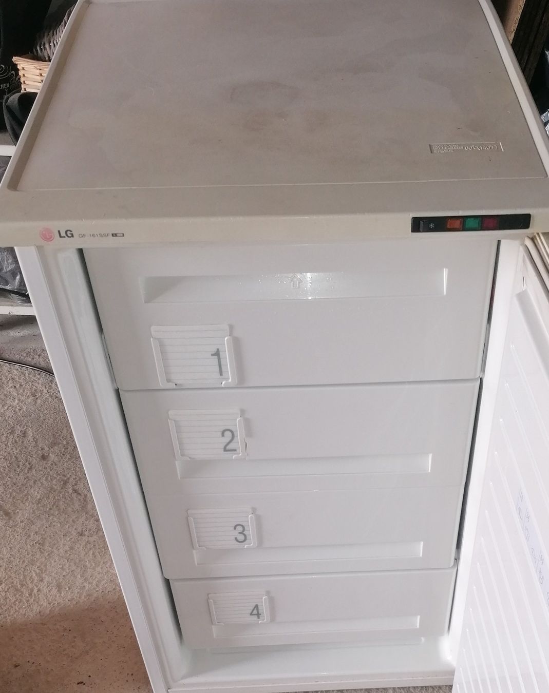 LG Gefrierschrank: Gefrierschrank LG GF-161SSF – Gebraucht aus Seengen von die_Katze 1