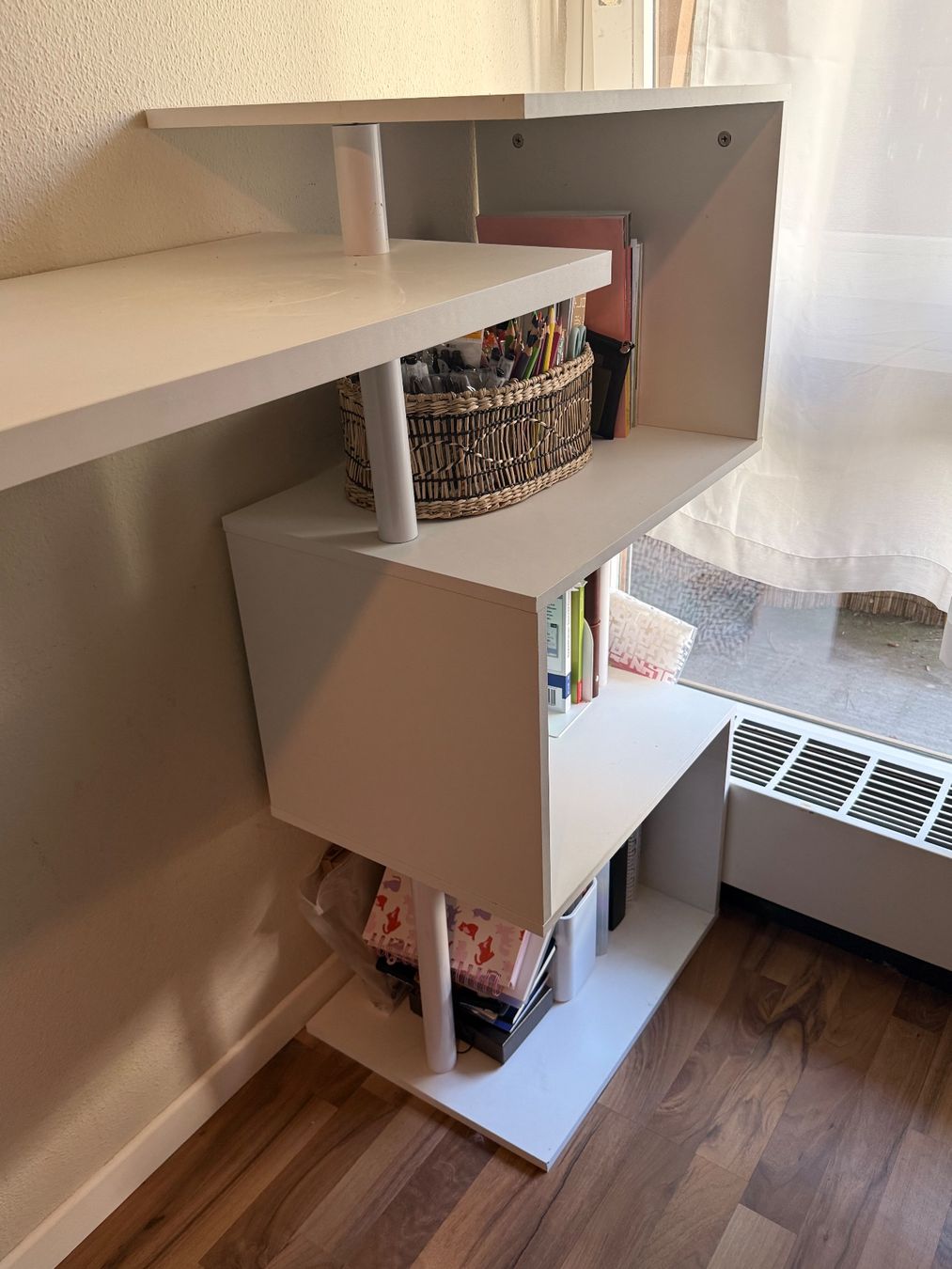 Tische: Moderner Bartisch, Küchentisch, Schreibtisch – Gebraucht aus Zürich von min_xq9n 2