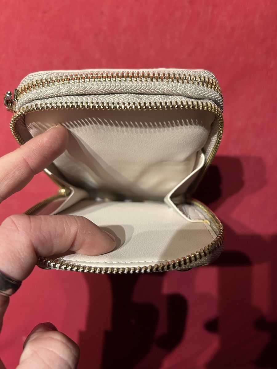 Guess Borse da donna: Guess Schultertasche neuwertig – Nuovo (secondo la descrizione) da Aeschi b. Spiez venduto da davidS744 4