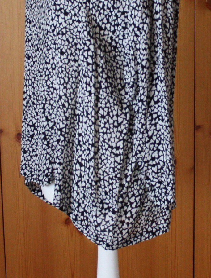 Camicette: Bluse Langarm schwarz - weiss Gr. XL – Usato da Flüelen venduto da Diversicum-Curvy 5