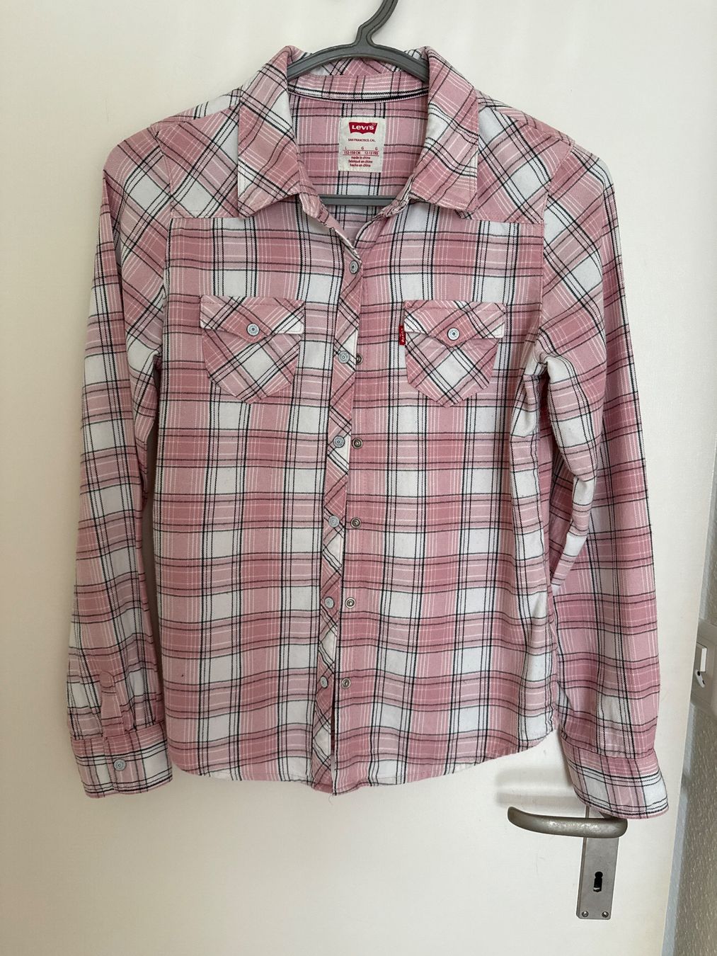 Levi's Blusen, T-Shirts & Tops: Levis Hemd L 152-158cm 12-13yrs – Gebraucht aus Horgen von linuxrp