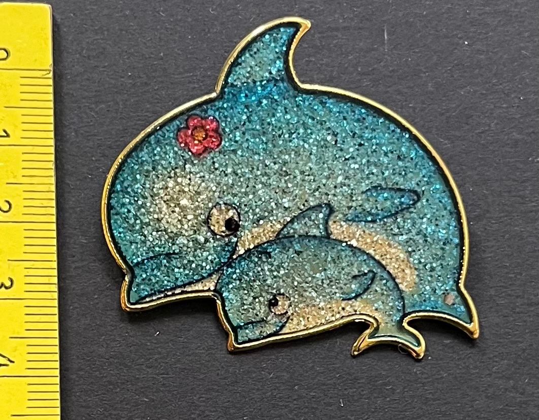 Broschen & Nadeln: Delfin Glitzer-Brosche, Vintage, Ovp – Gebraucht aus Ostermundigen von DaxKarten-75