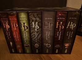Harry Potter Reihe Deutsch + Hogwarts Library