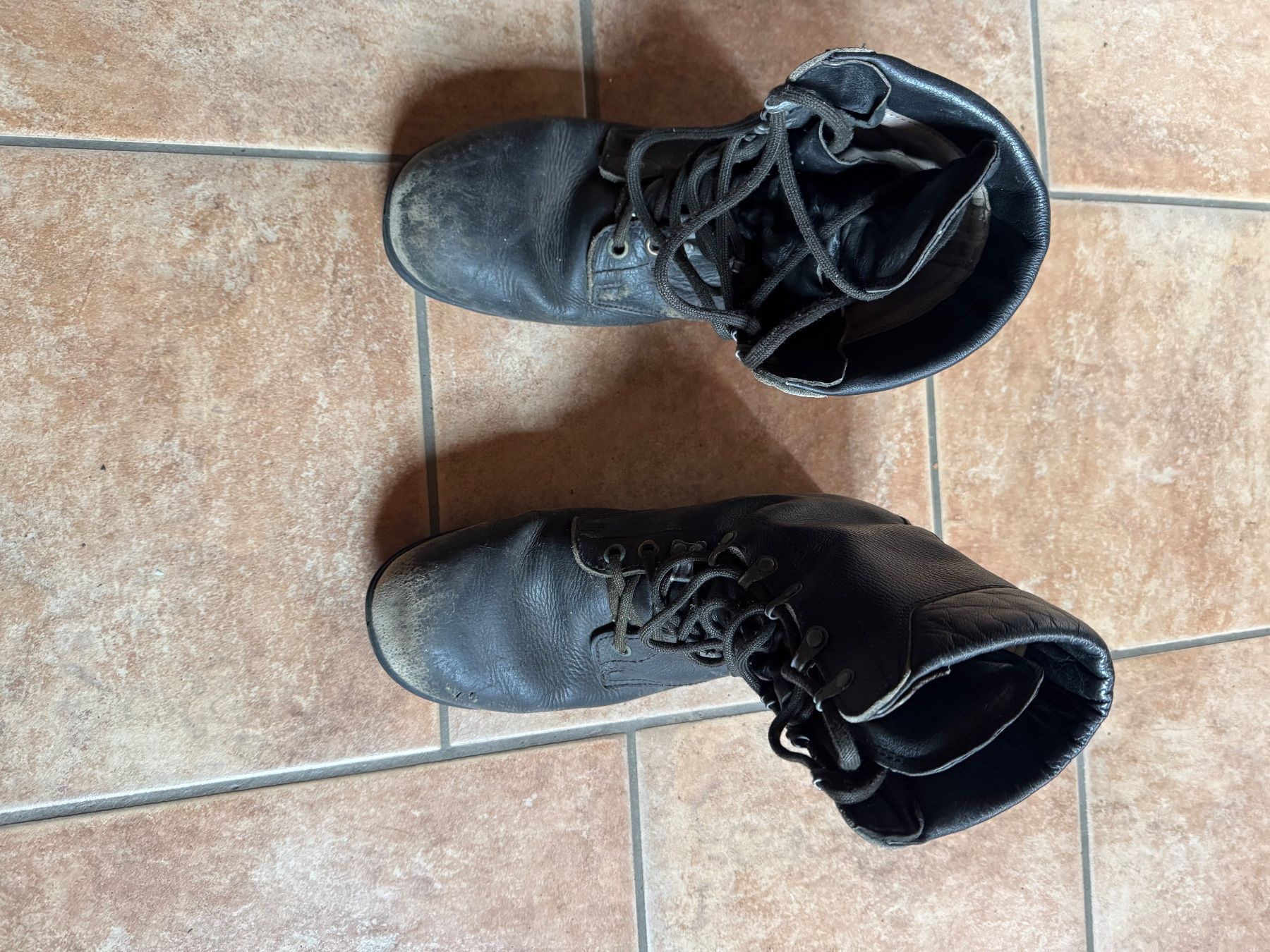 Scarpe da uomo: Lederschuh Militar Grosse 45.5 – Usato da Hasliberg Hohfluh venduto da dio_vd7f 1