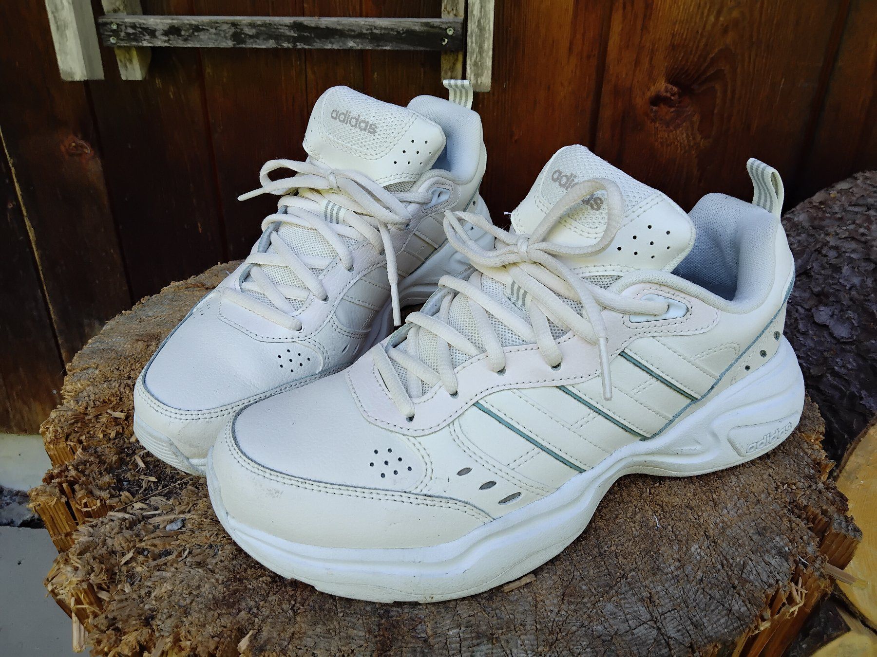 Adidas Damenschuhe: Adidas Sportschule Grösse 6 – Gebraucht aus Saxeten von Hoesi1967