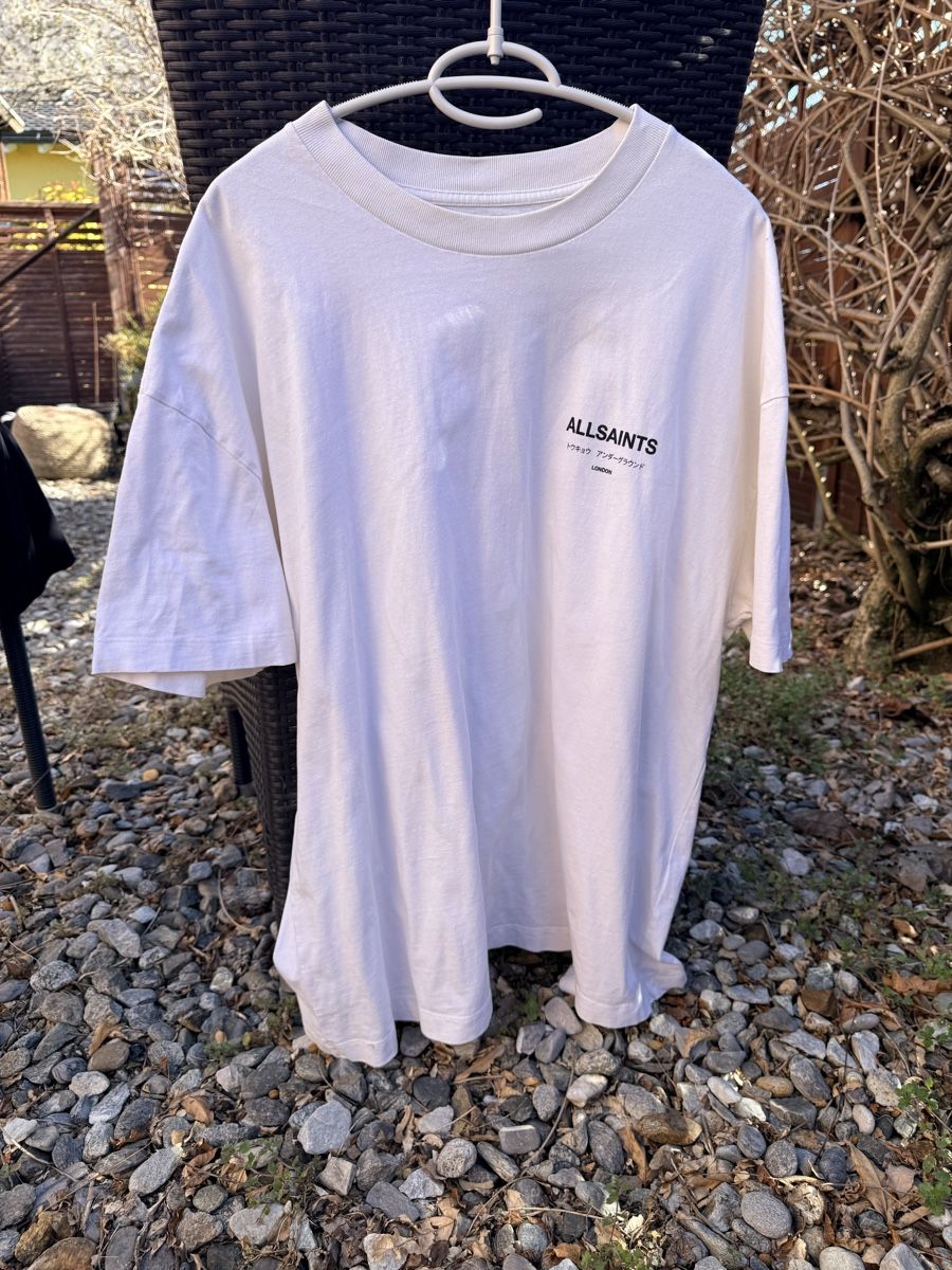 Allsaints T-shirt: T-shirt Allsaints blanc, taille L – Usato da Vétroz venduto da est_xyr5