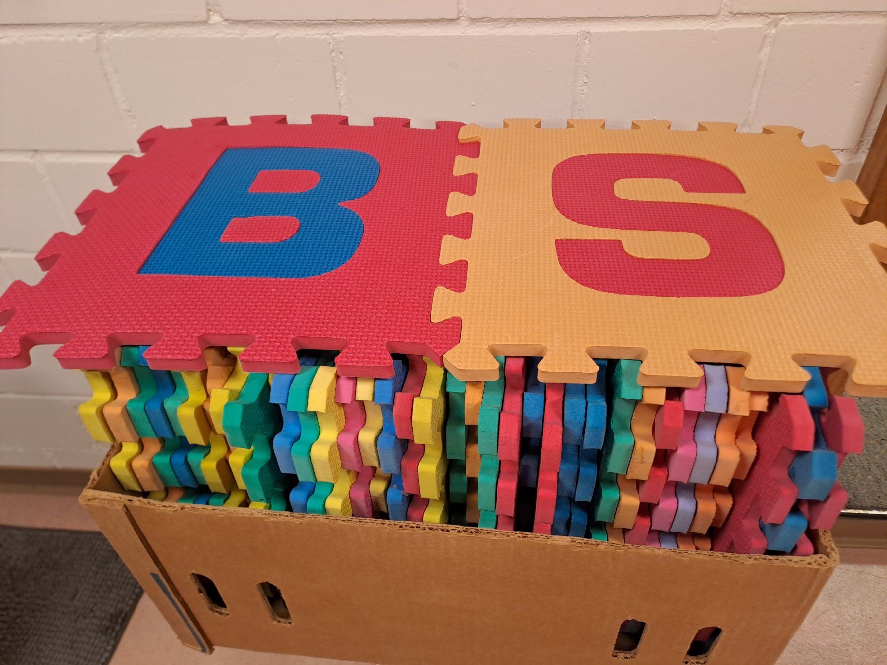 Tappeto da gioco: Bunte Kinder-Puzzlematte aus Schaumstoff – Usato da Marbach SG venduto da Stromer09
