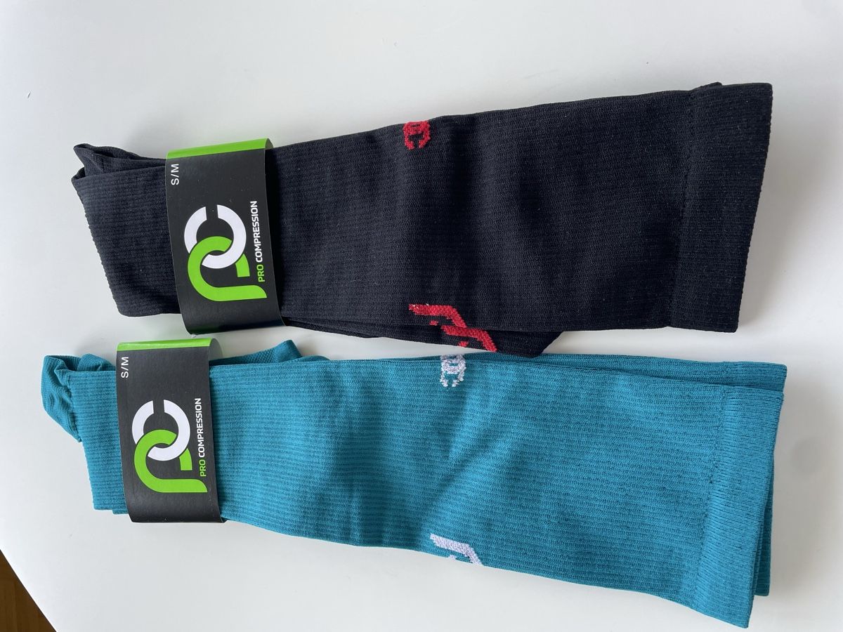 Socken: Pro compression Socken S/M – Neu und originalverpackt aus Zollikerberg von ale_njx2