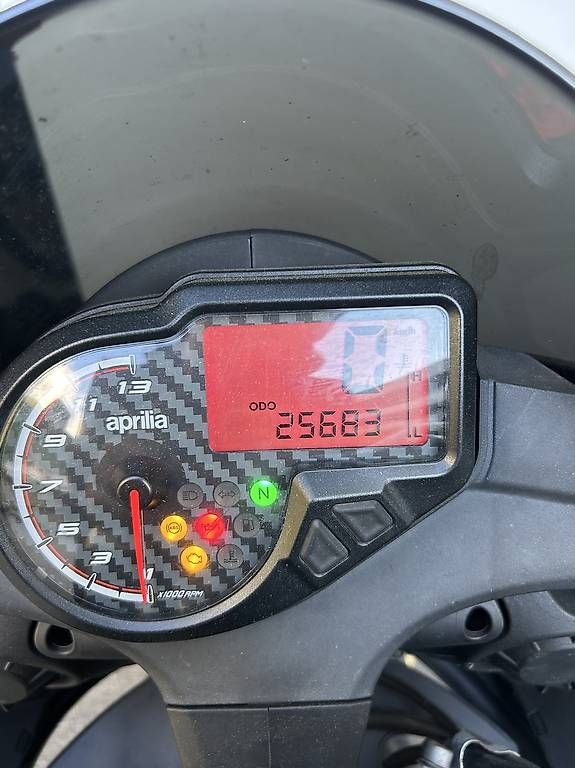 Strasse: vendo aprilia tuono 125  – Gebraucht aus Losone von pda_nb2f 3