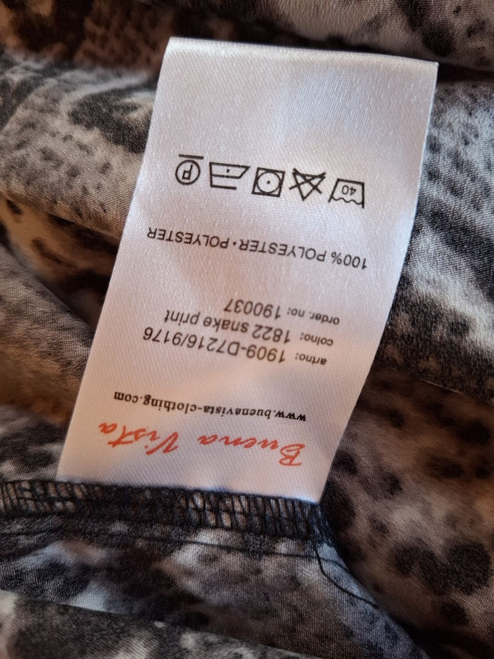 Tuniche: Bluse Damen M Snake schlange Grau Schwarz tunika basic 71 – Usato da Vinelz venduto da sonnenmond77 8