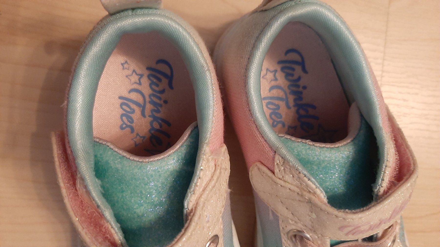 Scarpe per ragazze: K..41) Twinkle Toes Schuhe Gr. 24 Mädchen – Usato da Wil SG venduto da Saxer1 1