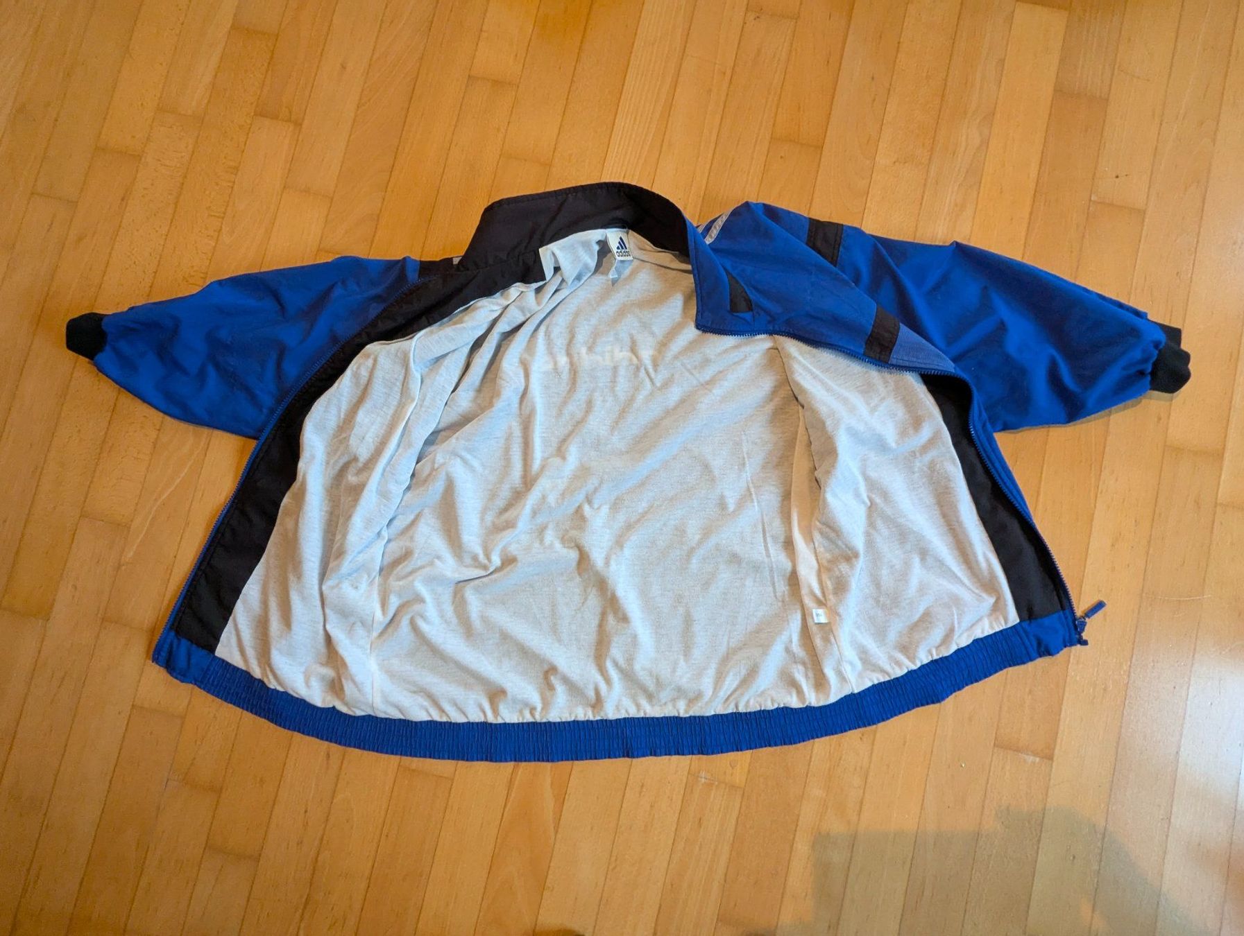 Adidas Giacche: Trainerjacke Adidas – Usato da Unterengstringen venduto da Olifant4 3