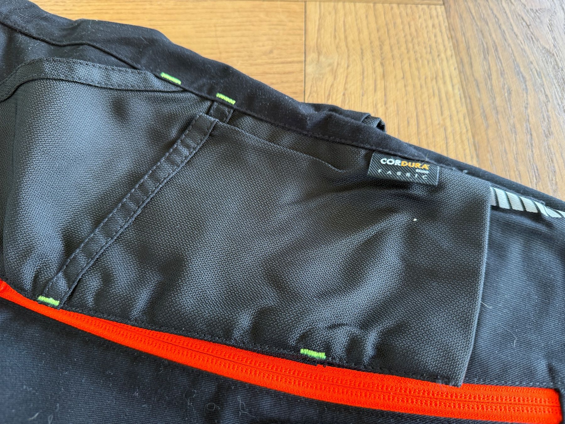 Engelbert Strauss Pantaloni: NEU Engelbert Strauss Hose Größe 38 schwarz E. S. Motion – Nuovo (secondo la descrizione) da Ennetbaden venduto da mapa05 4
