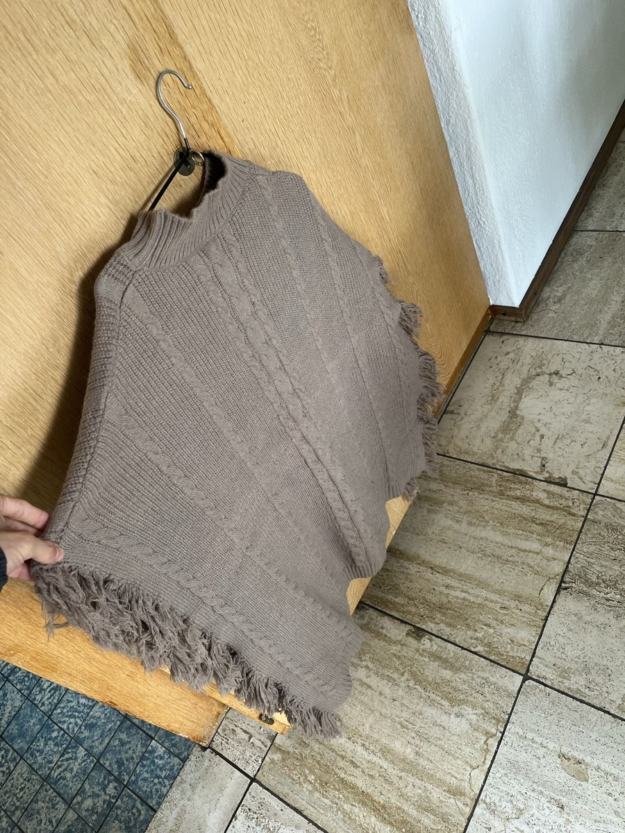 Altro in  Abbigliamento & Accessori: Brown poncho – Nuovo e nell'imballaggio originale da Zürich venduto da kin_rpq8 1