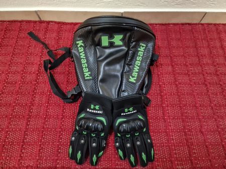 Kawasaki Soziuastasche und Handschuhe 