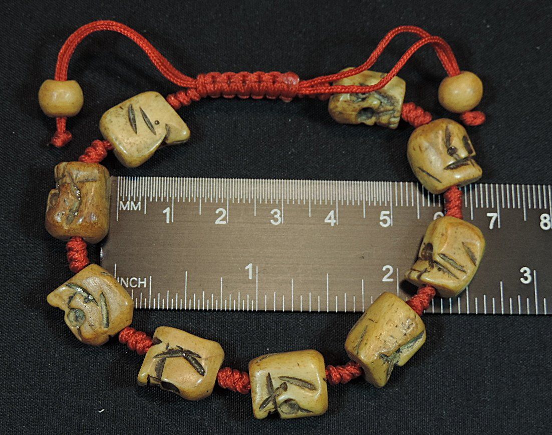 Armbänder & -reifen: Nepal Armband mit Knochenperlen an rotem Band – Gebraucht aus Duggingen von roterbambus 3