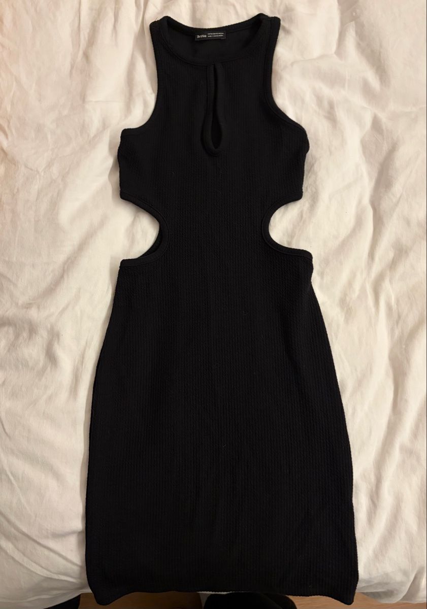 Vestiti: Schwarzes Bodycon Kleid mit Cut outs – Nuovo (secondo la descrizione) da Bösingen venduto da cozyyy.777