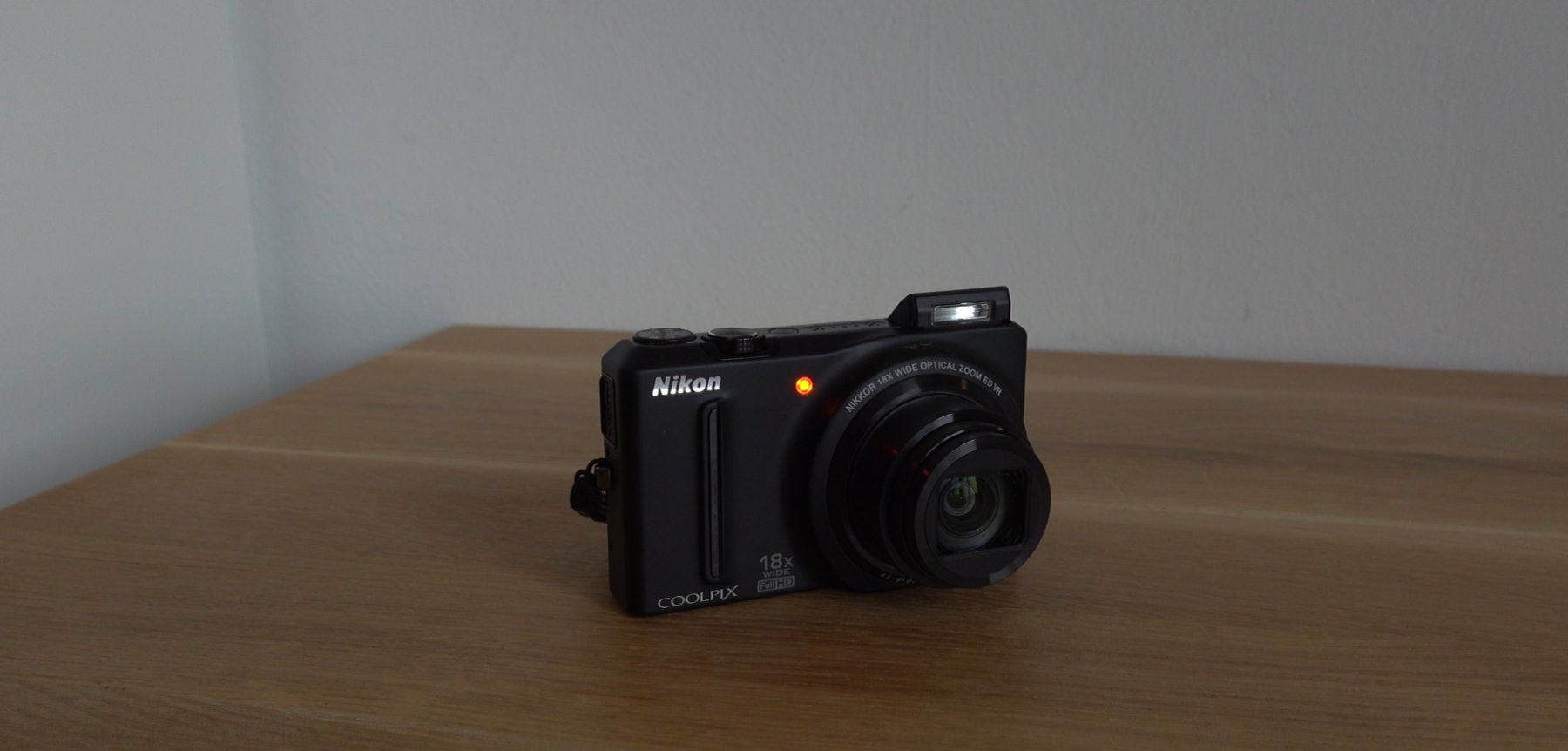 Nikon Fotocamera: Nikon Coolpix S9100 - Schwarz – Usato da Fribourg venduto da mar_9vlt 3