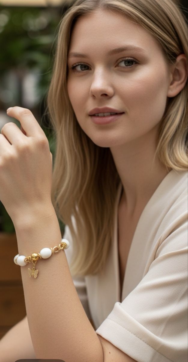 Bracciali & Braccialetti: Armband mit Weisser Achat. Handarbeit  – Nuovo e nell'imballaggio originale da Kriens venduto da Hortensie6 5