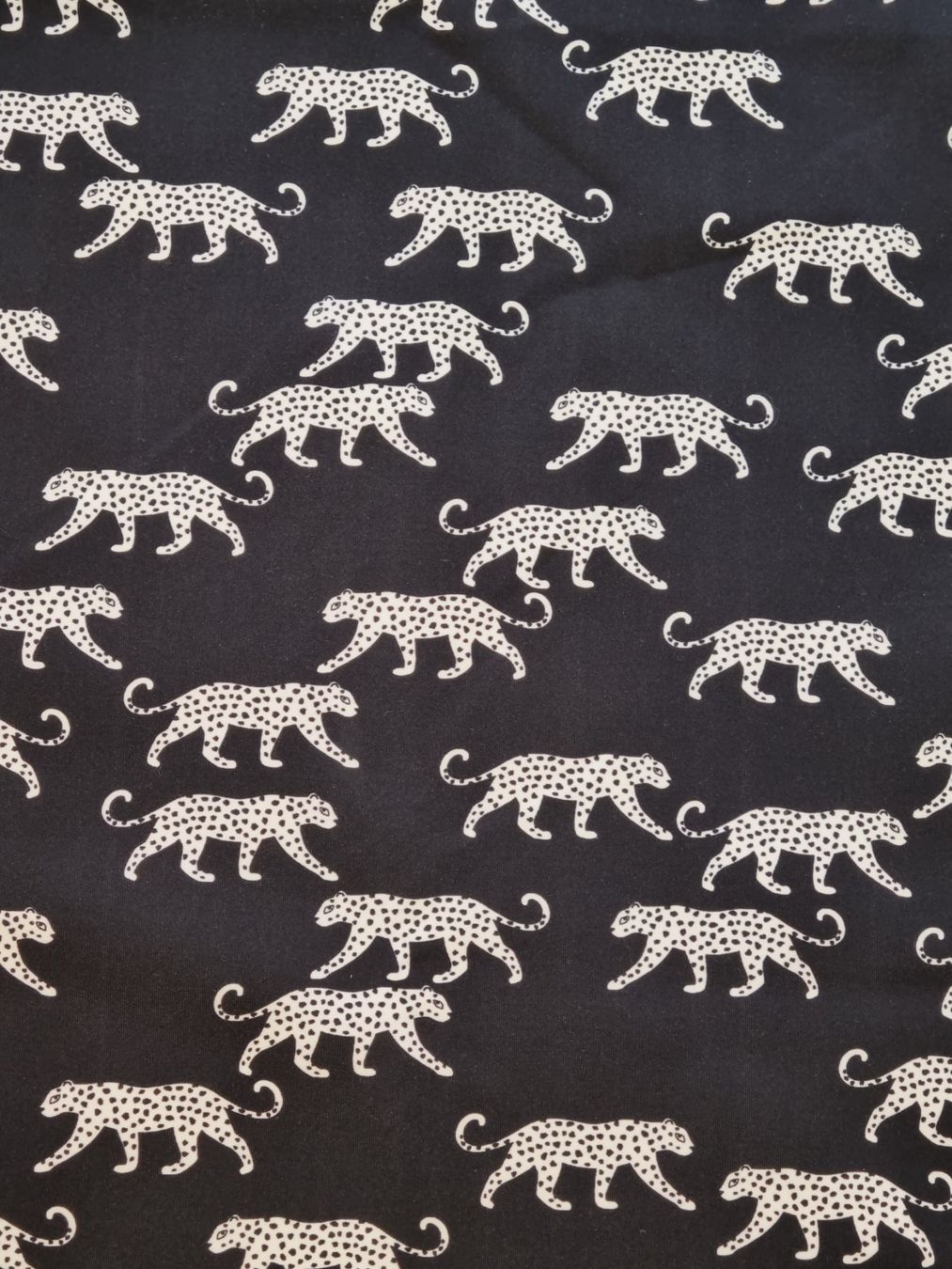 Tessuti: Stoff Jersey mit Tiger – Nuovo e nell'imballaggio originale da geroldswil venduto da Gumball1 2