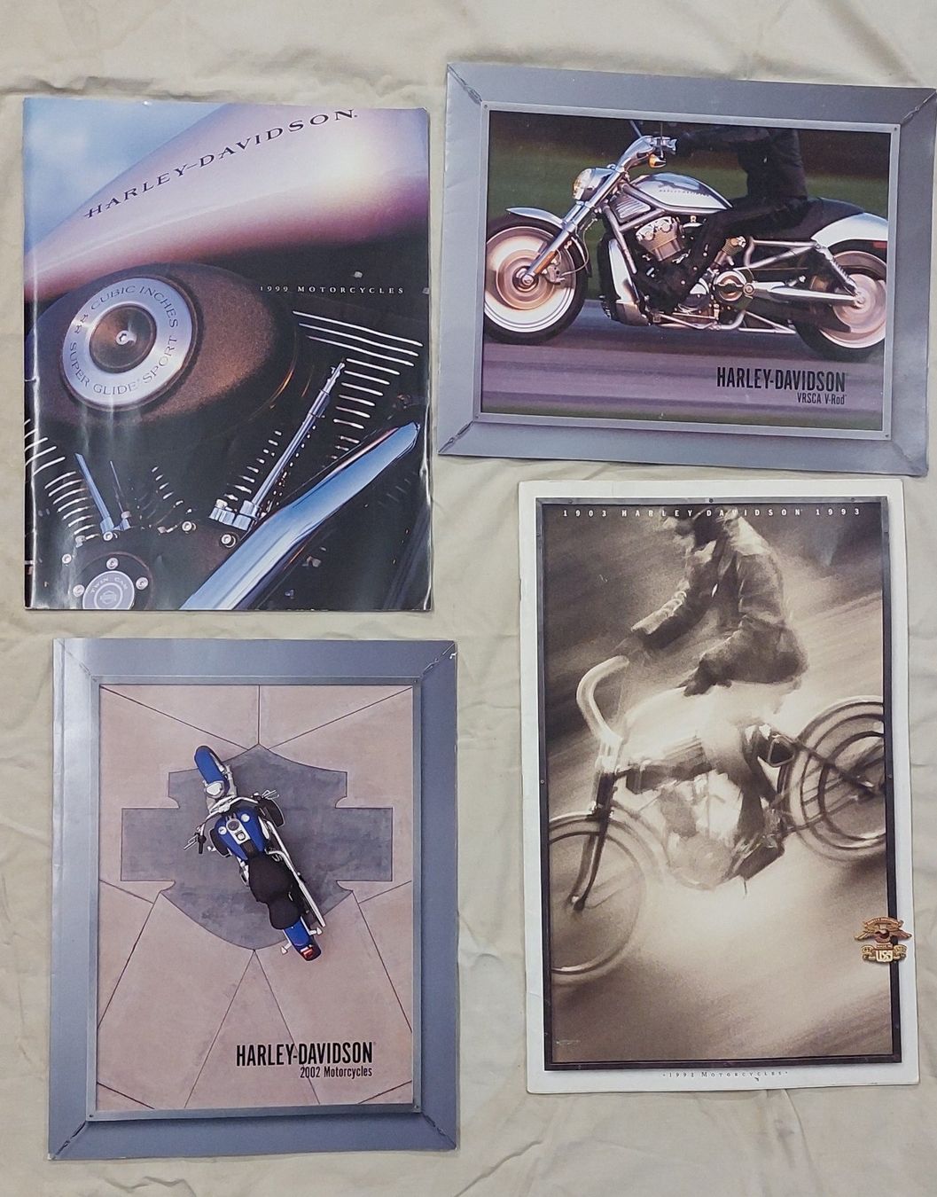 Documenti: Harley Davidson brochure de vente, lot de 4 – Usato da Chapelle-s-Moudon venduto da gerryp