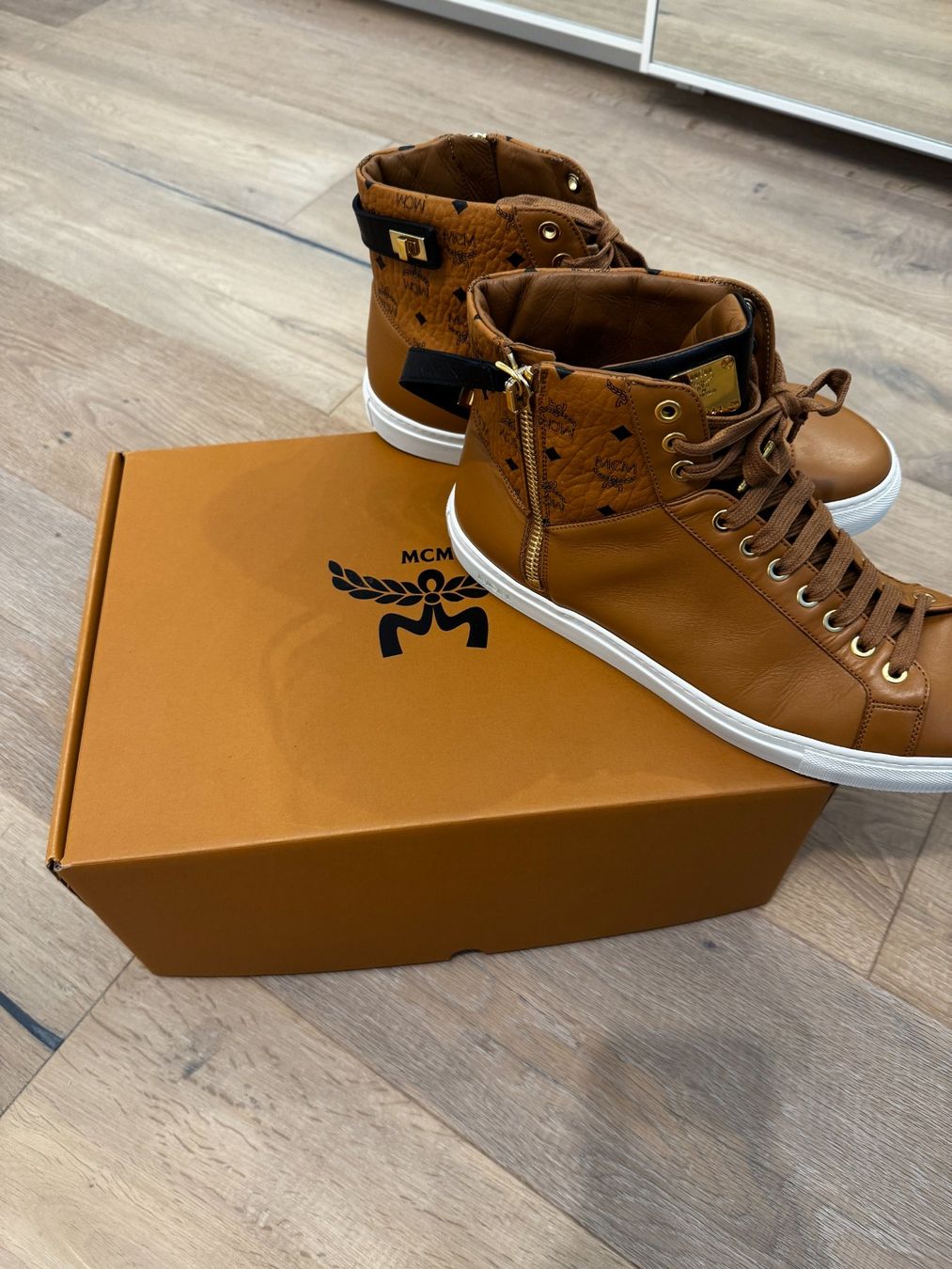 Mcm Herrenschuhe: Original MCM Hightop Sneakers 44 – Gebraucht aus Wangen SZ von Rol_20