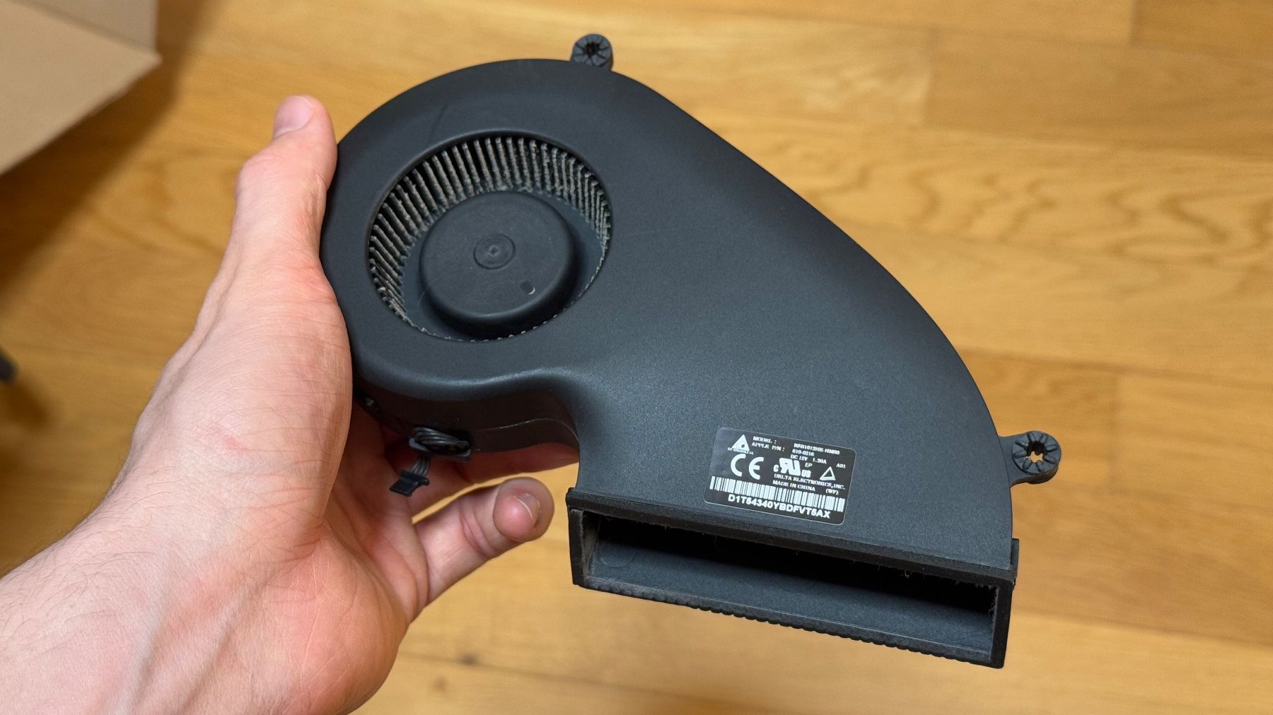 Ventilatori: Apple iMac 27" Lüfter – Usato da St. Gallen venduto da raphael.daehler 1