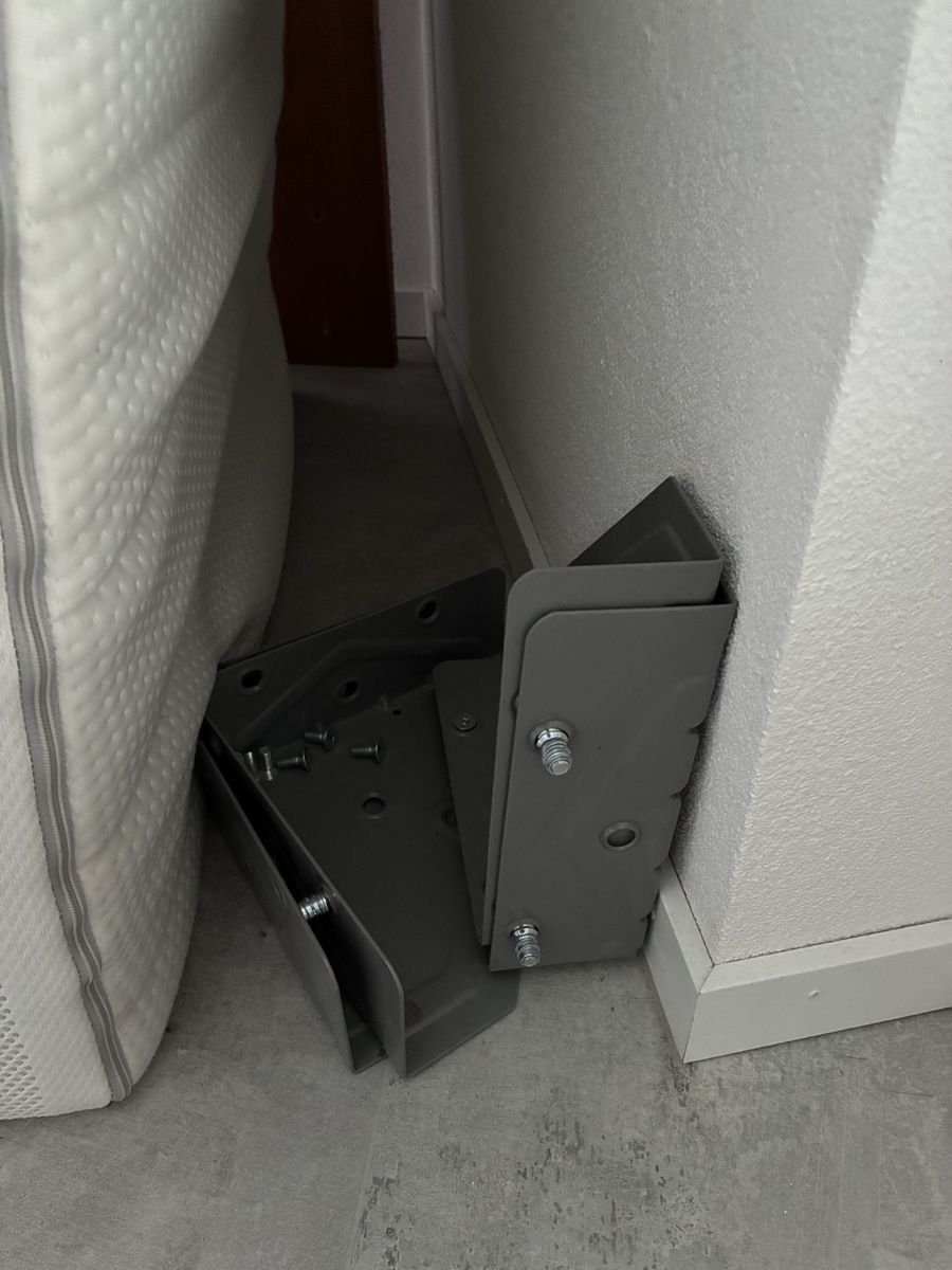Betten: Pfister Jugendbett – Gebraucht aus Marly von Villars09 1