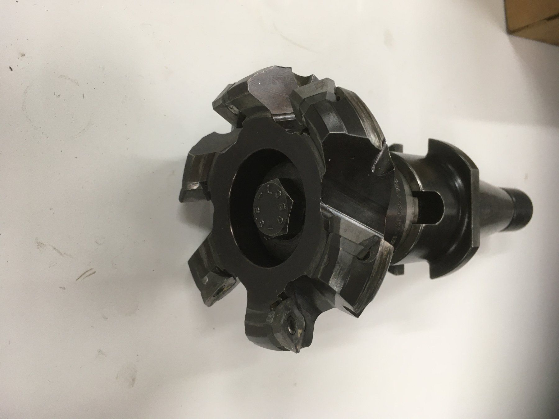 Tous les outils: Fräser mit HM-Wechselplatten ISO-40 CoroMill – D'occasion à Eptingen par Werkzeugschmiede 7